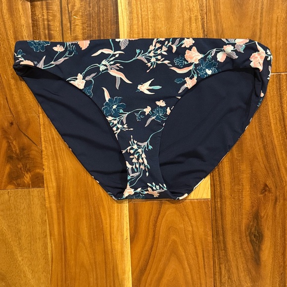 Carve Designs Bikini - M Top, S Bottoms - Picture 3 of 8